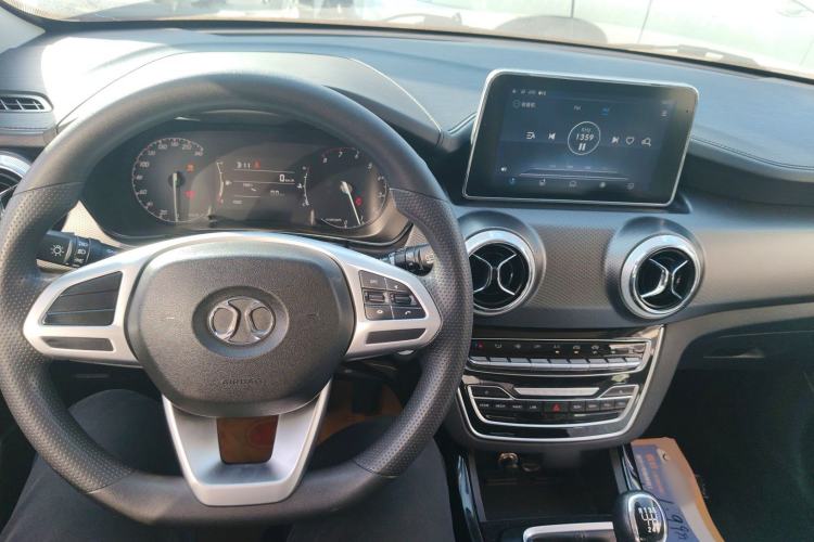 Used BAIC Beijing X5 2018 1.5T Manual Advance Version China V Center Console