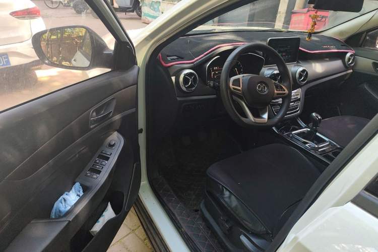 Used BAIC Beijing X5 2018 1.5T Manual Advance Version China V Driver Seat