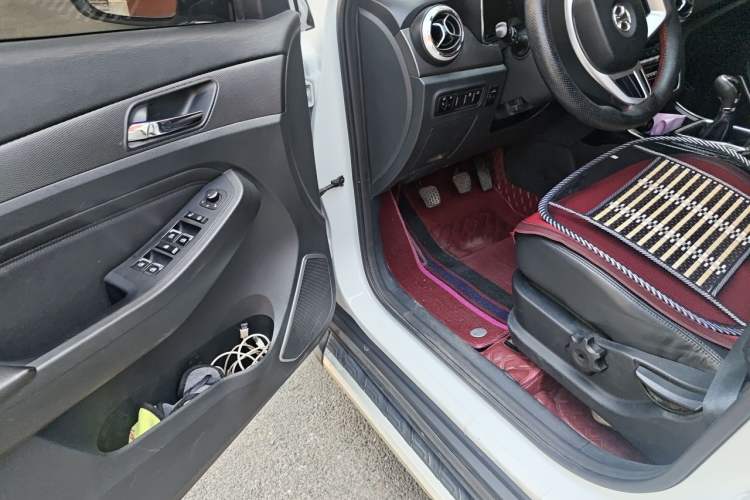 Used BAIC Beijing X5 2018 1.5T Manual Advance Version China V Driver Seat