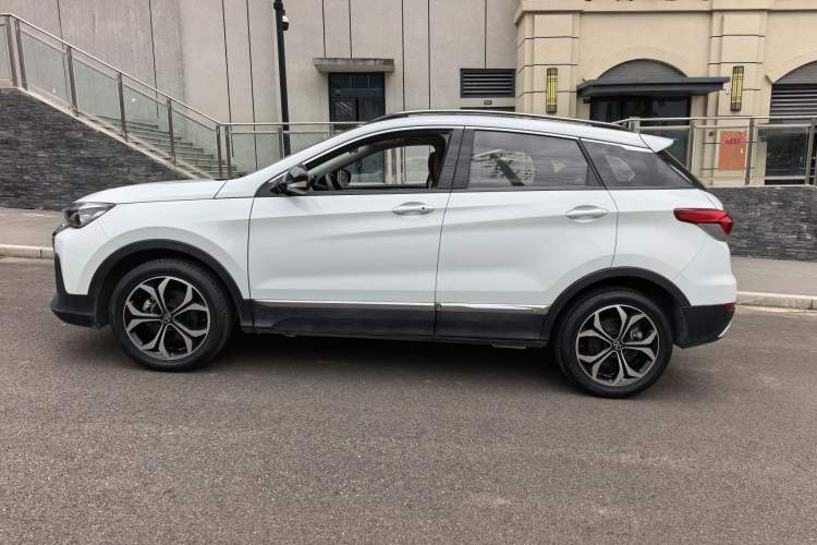 Used BAIC Beijing X5 2018 1.5T CVT Elite Version National V Exterior 3