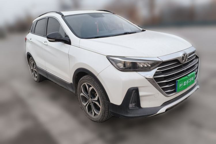 Used BAIC Beijing X5 2018 1.5T CVT Elite Version National V Front Right 45 Deg