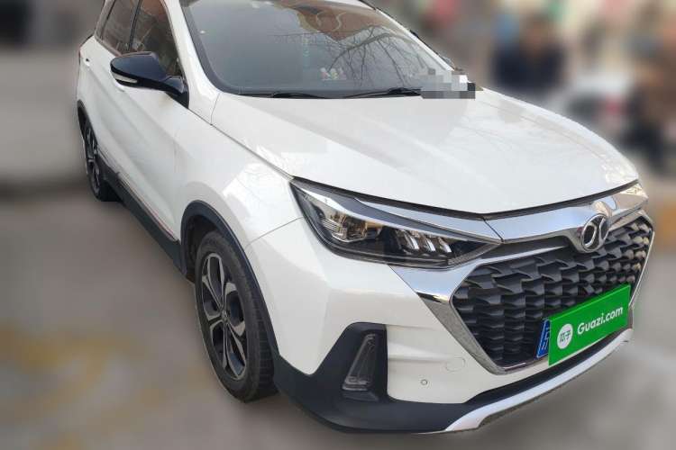 Used BAIC Beijing X5 2018 1.5T CVT New Smart Version China V Emission Standard Front Right 45 Deg