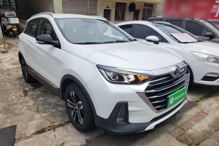 Used BAIC Beijing X5 2018 1.5T Manual Advance Version China V Front Right 45 Deg
