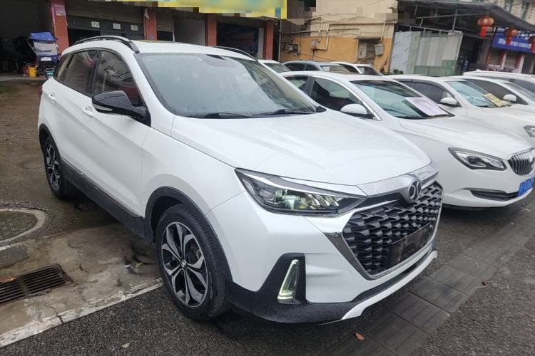 Used BAIC Beijing X5 2018 1.5T CVT Elite Version National V Front Right 45 Deg