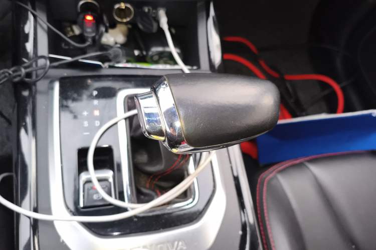 Used BAIC Beijing X5 2018 1.5T CVT Elite Version National V Gear Lever