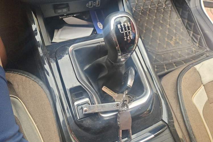 Used BAIC Beijing X5 2018 1.5T Manual Advance Version China V Gear Lever