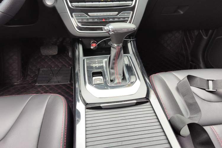 Used BAIC Beijing X5 2018 1.5T CVT Elite Version National V Gear Lever