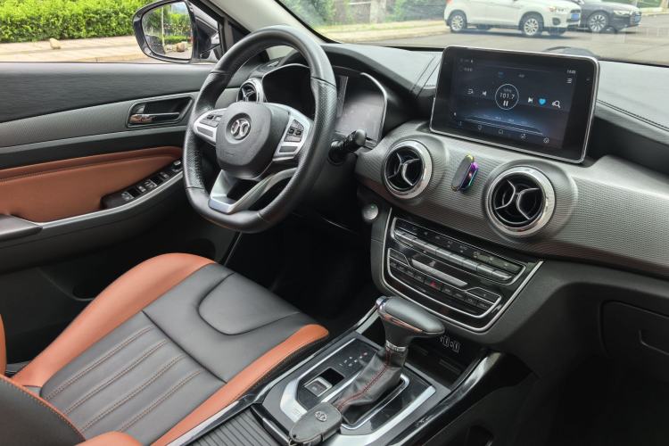 Used BAIC Beijing X5 2018 1.5T CVT Elite Version National V Gear Lever
