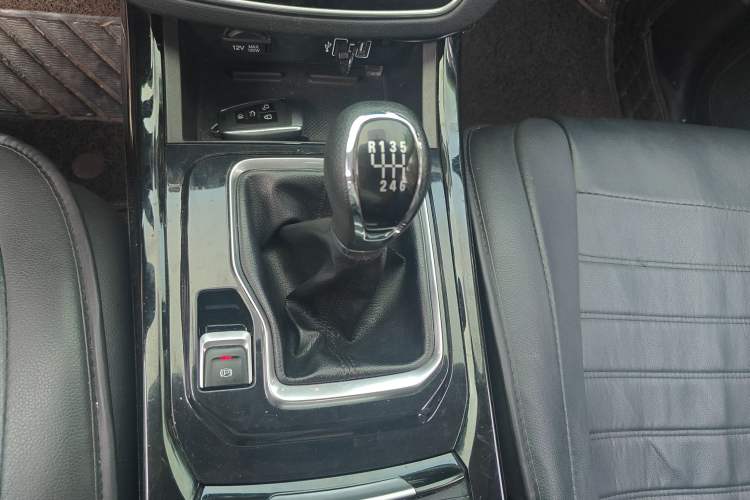 Used BAIC Beijing X5 2018 1.5T Manual Advance Version China V Gear Lever
