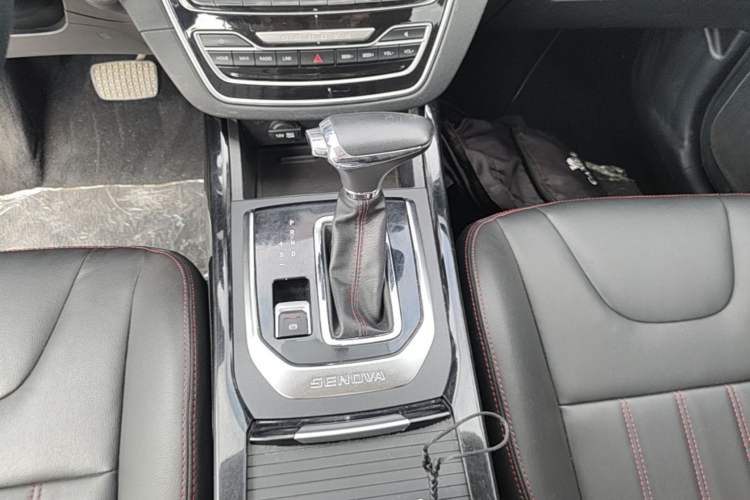 Used BAIC Beijing X5 2018 1.5T CVT Elite Version National V Gear Lever