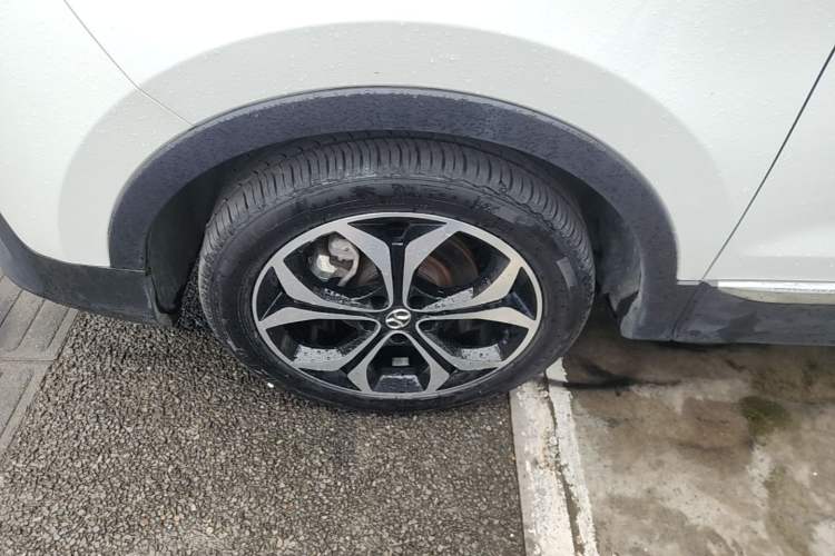 Used BAIC Beijing X5 2018 1.5T CVT Elite Version National V Left Front Wheel Hub
