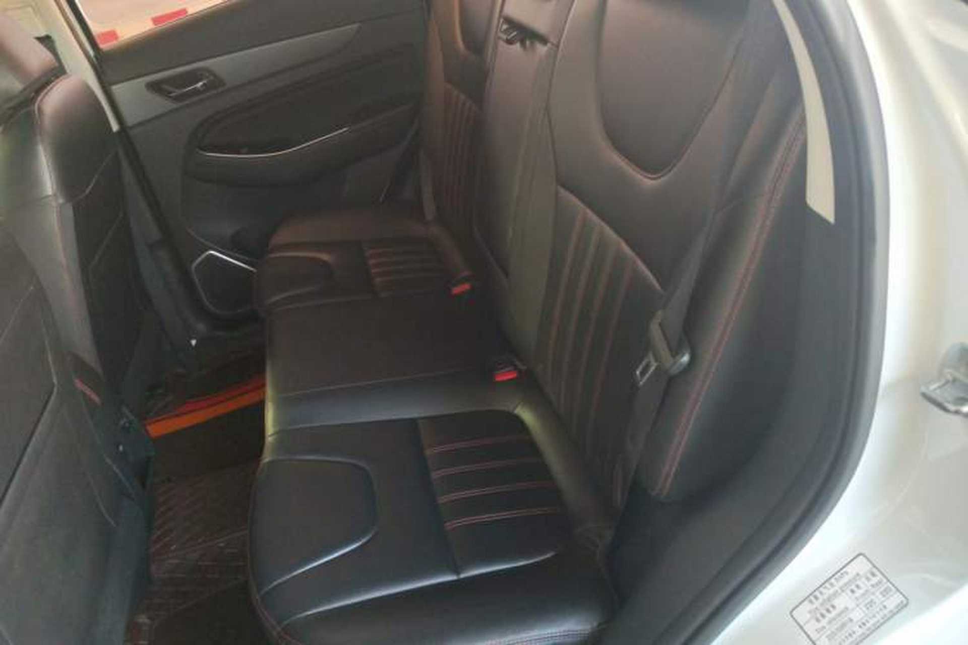 Used BAIC Beijing X5 2018 1.5T Manual Elite Edition National V Left Rear Seat