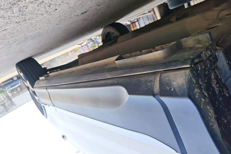 Used BAIC Beijing X5 2018 1.5T CVT Elite Version National V Left Side Sill