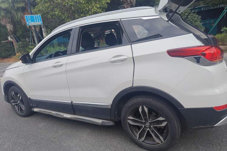 Used BAIC Beijing X5 2018 1.5T Manual Advance Version China V Left Side