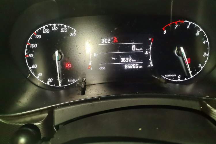 Used BAIC Beijing X5 2018 1.5T Manual Advance Version China V Odometer Close Up