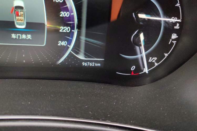 Used BAIC Beijing X5 2018 1.5T CVT New Smart Version China V Emission Standard Odometer Close Up