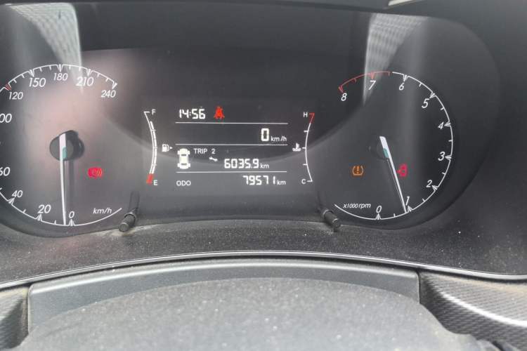 Used BAIC Beijing X5 2018 1.5T Manual Advance Version China V Odometer Close Up