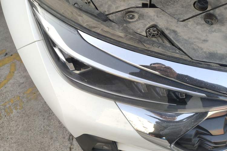 Used BAIC Beijing X5 2018 1.5T CVT New Smart Version China V Emission Standard Right Front Headlight