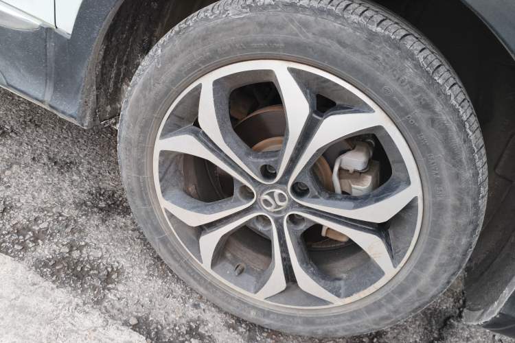 Used BAIC Beijing X5 2018 1.5T CVT Elite Version National V Right Front Wheel Hub