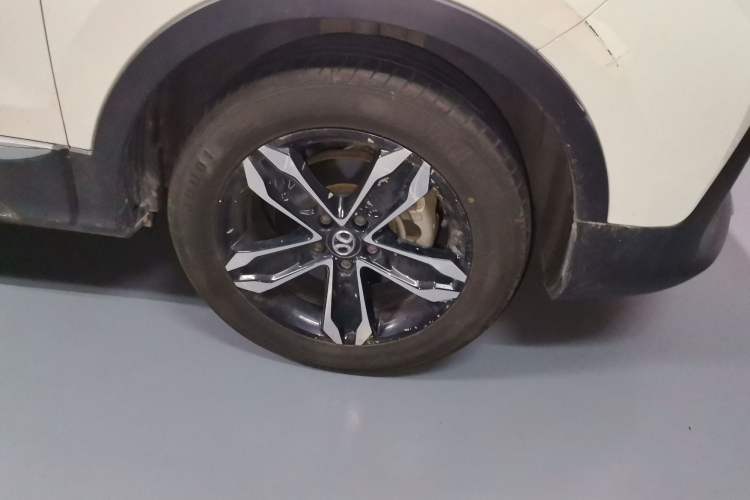 Used BAIC Beijing X5 2018 1.5T Manual Advance Version China V Right Front Wheel Hub