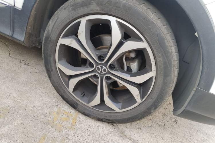Used BAIC Beijing X5 2018 1.5T CVT New Smart Version China V Emission Standard Right Front Wheel Hub