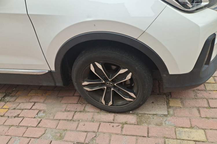 Used BAIC Beijing X5 2018 1.5T Manual Advance Version China V Right Front Wheel Hub