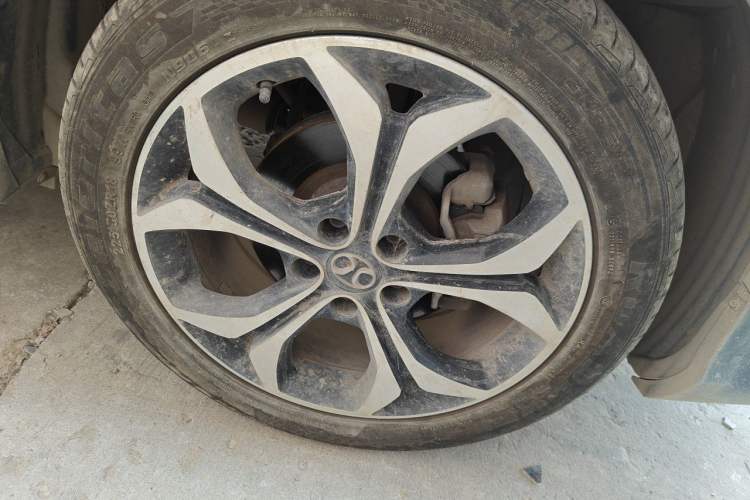 Used BAIC Beijing X5 2018 1.5T CVT Elite Version National V Right Front Wheel Hub