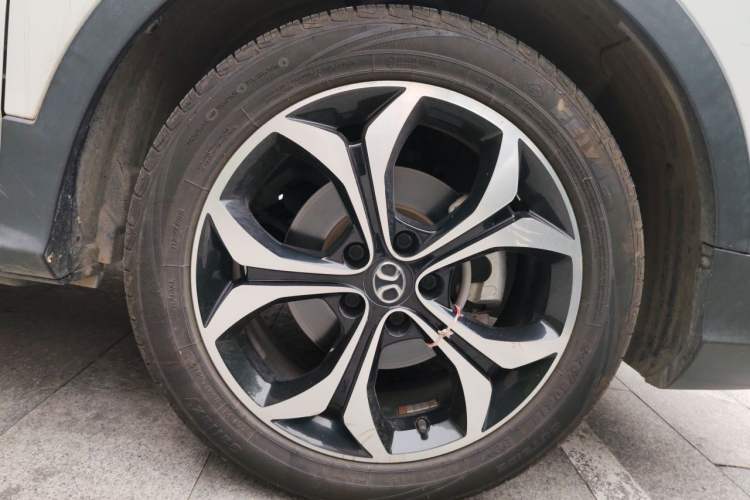 Used BAIC Beijing X5 2018 1.5T CVT New Smart Version China V Emission Standard Right Front Wheel Hub