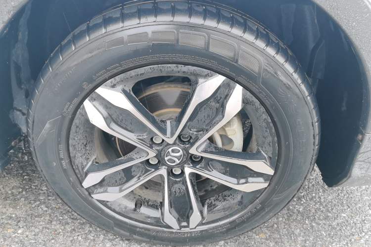 Used BAIC Beijing X5 2018 1.5T Manual Advance Version China V Right Front Wheel Hub