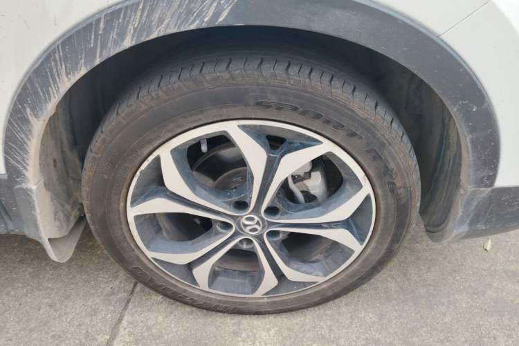 Used BAIC Beijing X5 2018 1.5T CVT New Smart Version China V Emission Standard Right Front Wheel Hub
