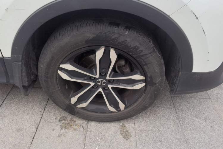 Used BAIC Beijing X5 2018 1.5T Manual Advance Version China V Right Front Wheel Hub
