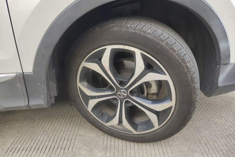 Used BAIC Beijing X5 2018 1.5T CVT Elite Version National V Right Front Wheel Hub