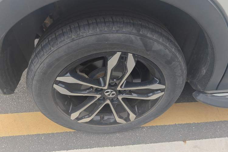 Used BAIC Beijing X5 2018 1.5T Manual Advance Version China V Right Rear Wheel Hub
