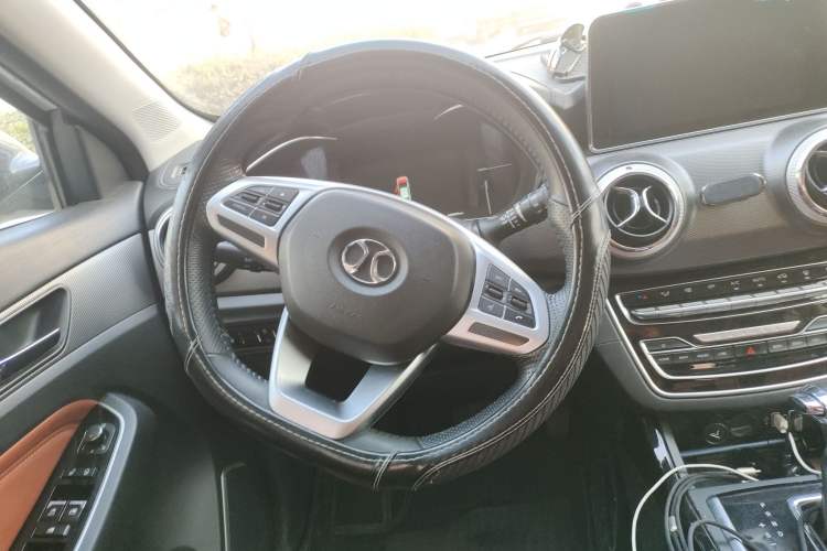 Used BAIC Beijing X5 2018 1.5T CVT New Smart Version China V Emission Standard Steering Wheel