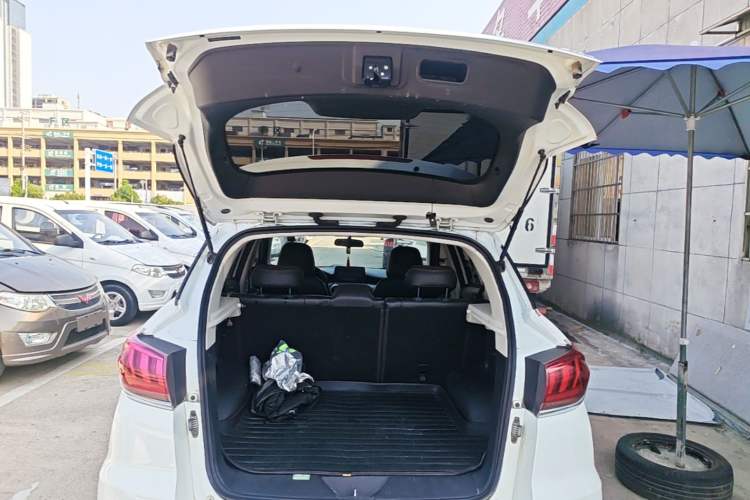 Used BAIC Beijing X5 2018 1.5T CVT Elite Version National V Trunk