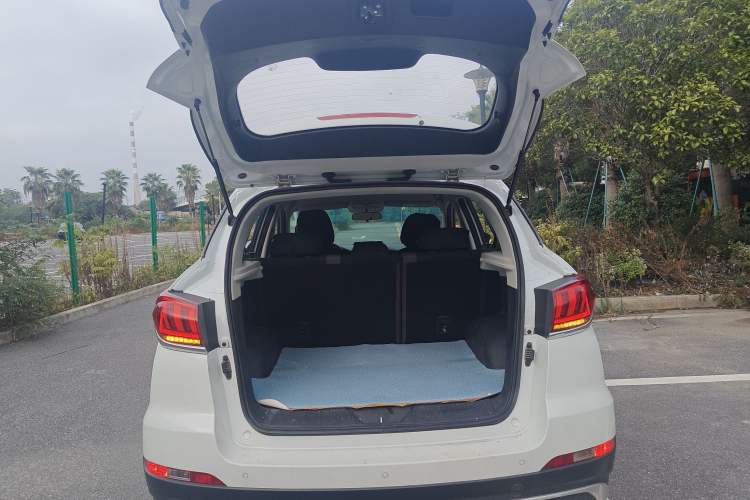Used BAIC Beijing X5 2018 1.5T Manual Advance Version China V Trunk
