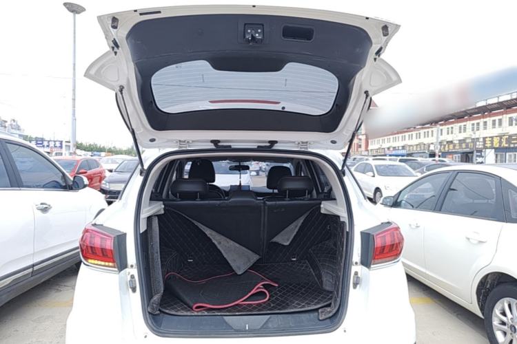 Used BAIC Beijing X5 2018 1.5T CVT Elite Version National V Trunk