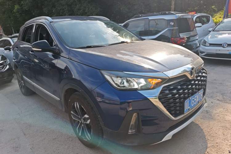 Used BAIC Beijing X5 2019 1.5T Manual Advance Edition China VI Front Right 45 Deg