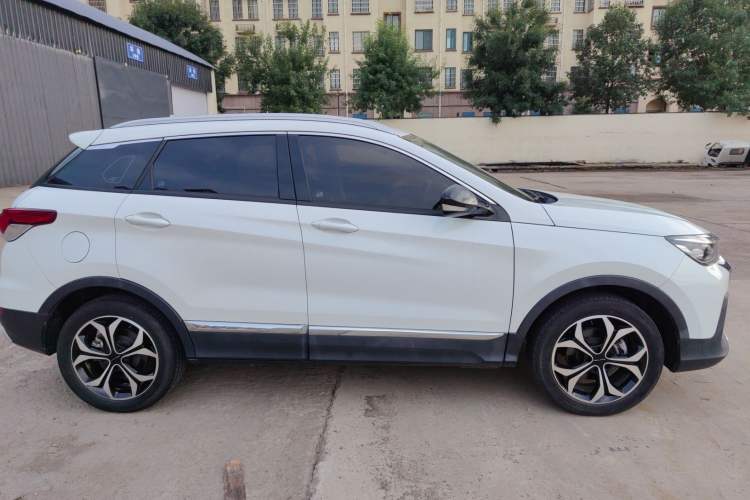 Used BAIC Beijing X5 2019 1.5T Manual Elite Edition China VI Exterior 3