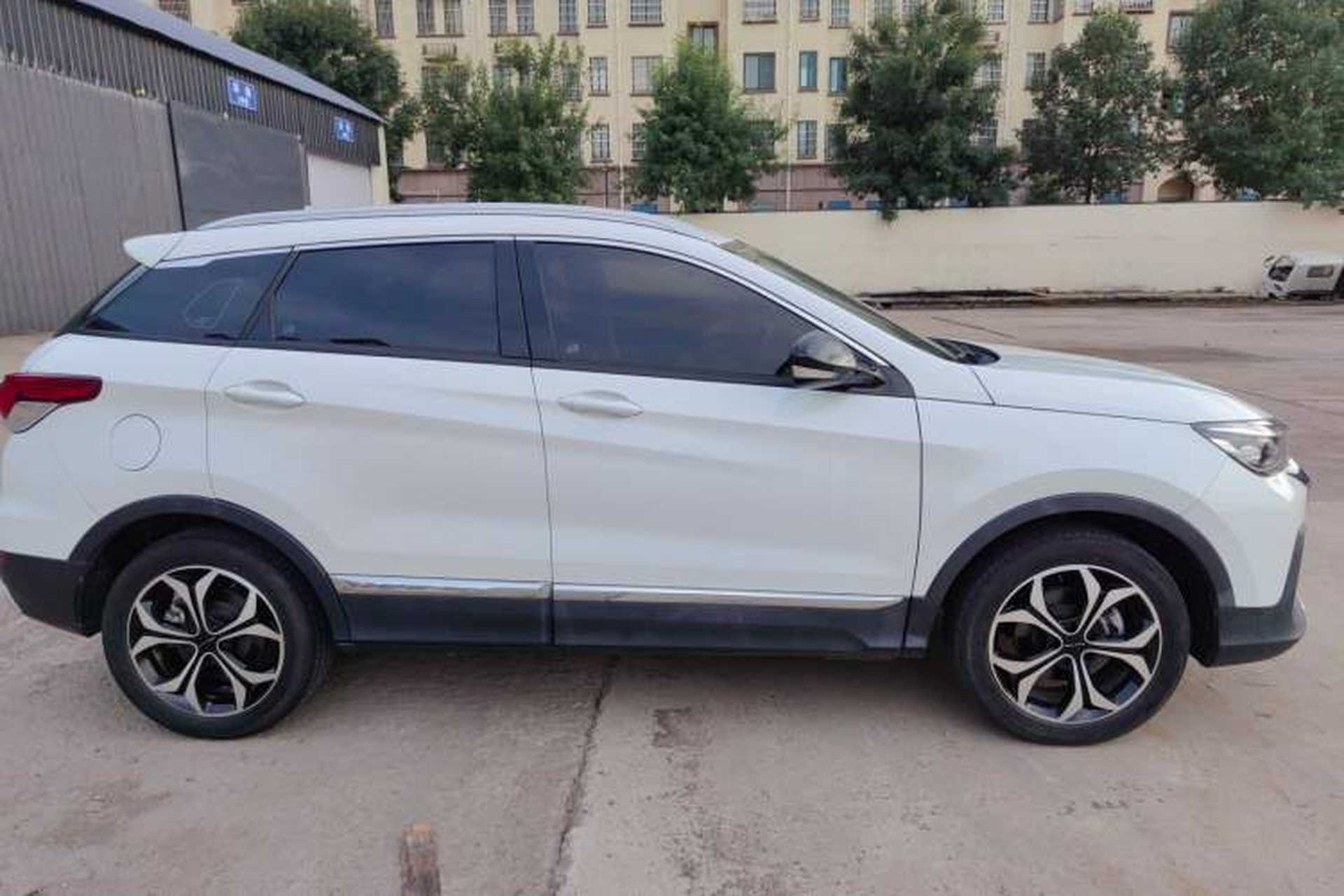 Used BAIC Beijing X5 2019 1.5T Manual Elite Edition China VI Exterior 3