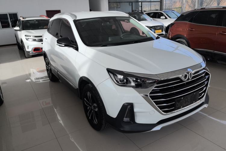 Used BAIC Beijing X5 2019 1.5T Manual Advance Edition China VI Front Right 45 Deg