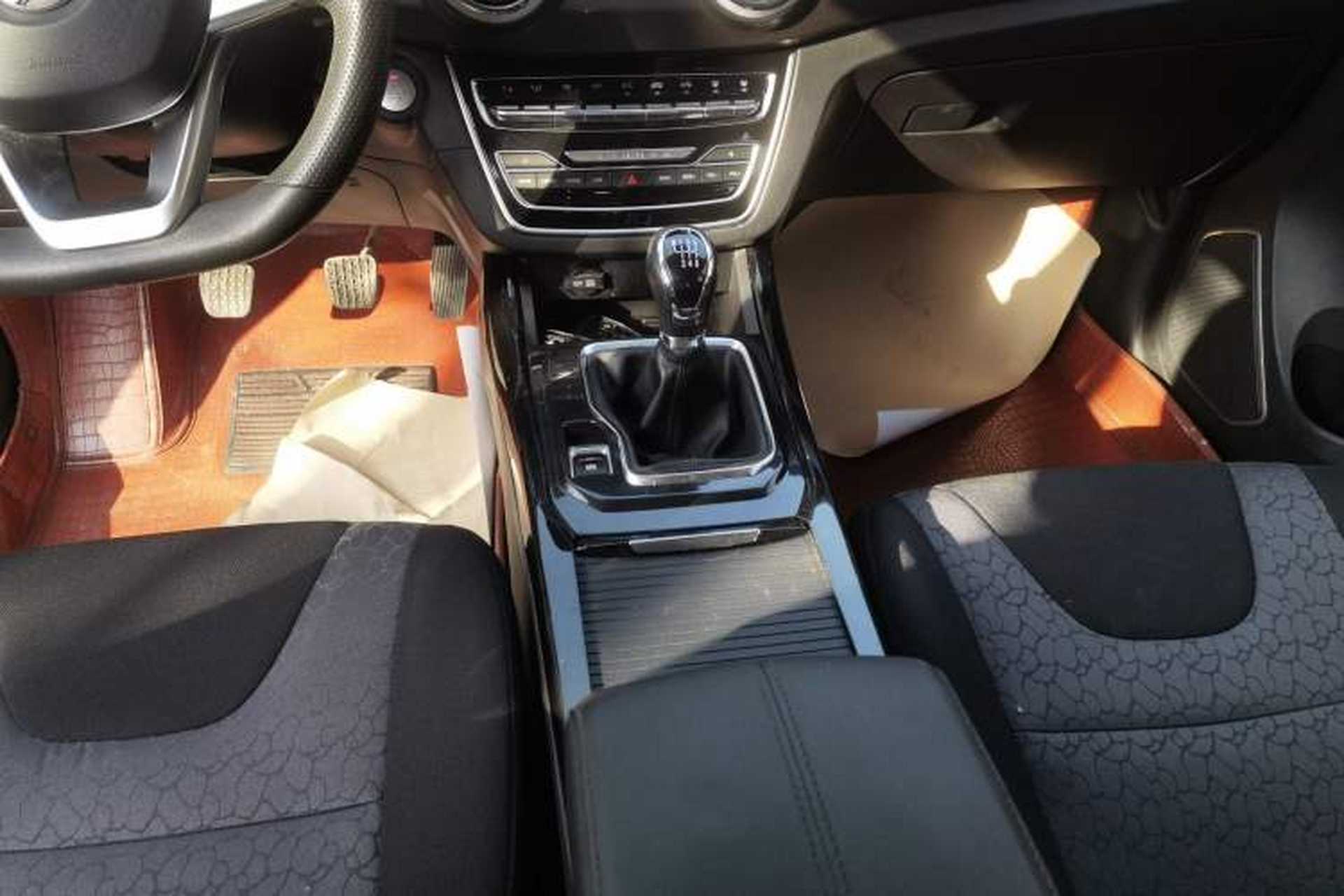 Used BAIC Beijing X5 2019 1.5T Manual Advance Edition China VI Gear Lever