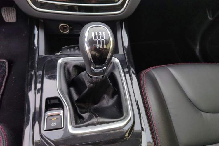 Used BAIC Beijing X5 2019 1.5T Manual Elite Edition China VI Gear Lever