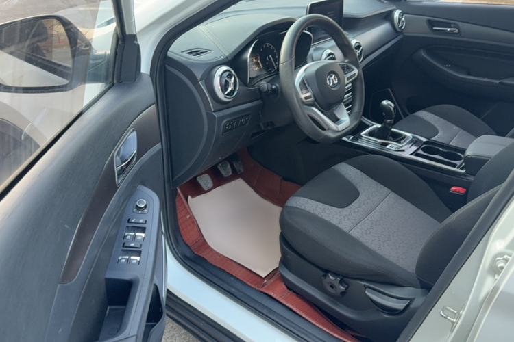 Used BAIC Beijing X5 2019 1.5T Manual Advance Edition China VI Interior 2