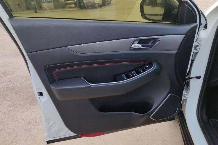 Used BAIC Beijing X5 2019 1.5T Manual Elite Edition China VI Interior 4