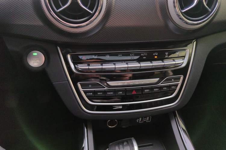 Used BAIC Beijing X5 2019 1.5T Manual Elite Edition China VI Interior 6