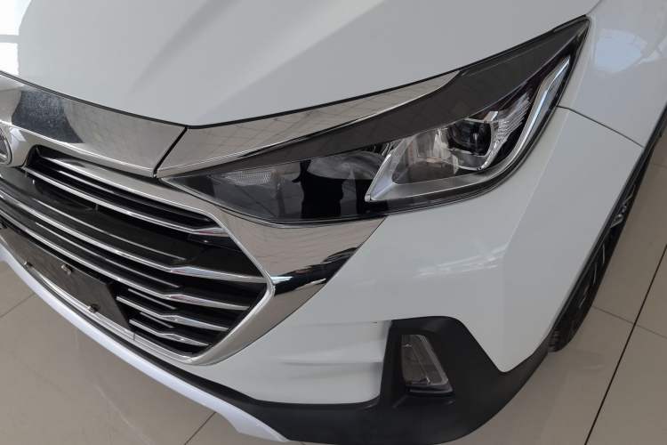 Used BAIC Beijing X5 2019 1.5T Manual Advance Edition China VI Left Front Headlight
