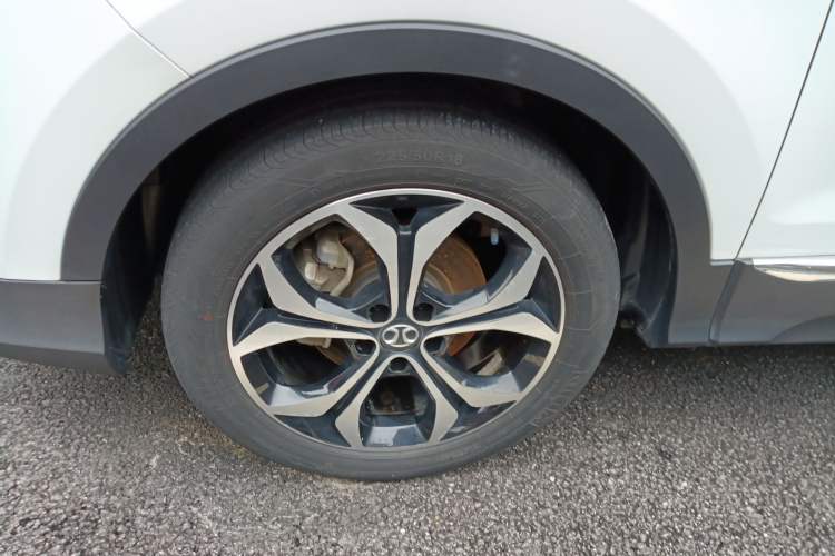 Used BAIC Beijing X5 2019 1.5T CVT New Smart Version China VI Emission Standard Left Front Wheel Hub
