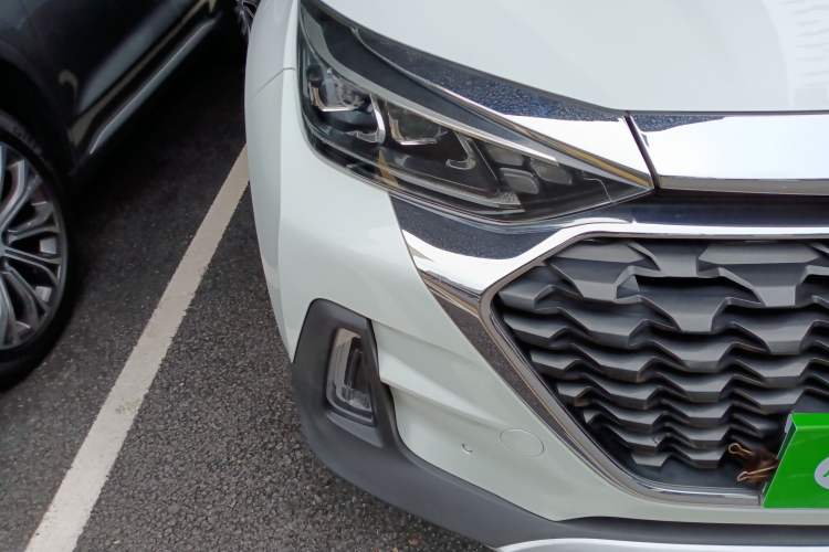 Used BAIC Beijing X5 2019 1.5T CVT New Smart Version China VI Emission Standard Right Front Headlight