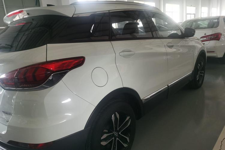 Used BAIC Beijing X5 2019 1.5T Manual Advance Edition China VI Right Side